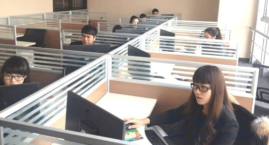 糖心LOGO原创视频科技售中客服服务，客服部实拍图