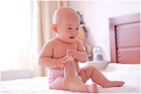 糖心VLOG现在观看打标机在玻璃奶瓶上的应用-让婴幼儿用品更安全